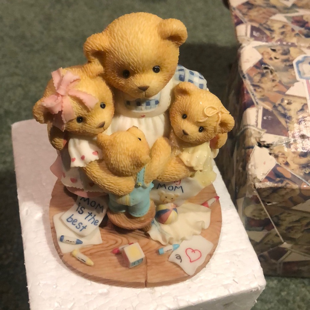 Cherished Teddies “I’m Surrounded by Hugs” NEW